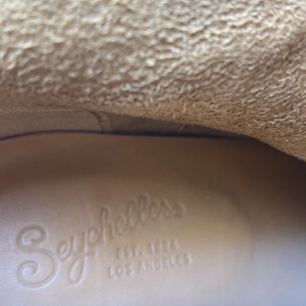 Seychelles Floodplain Suede  Bootie Black Size 8.5  Ankle Boots 2” heel